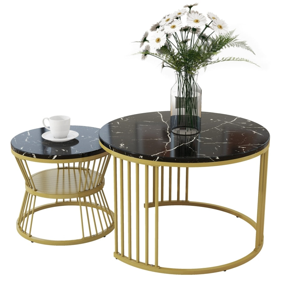 Set de 2 Măsuțe de Cafea Moderne, cu Blat cu Efect de Marmură și Cadru Metalic Auriu, Dimensiuni 70x70x45 cm și 50x50x40 cm